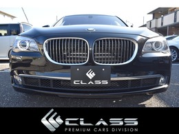 BMW 7シリーズ 750Li 4.4L　V8ターボ　ロングボディ 4シーター