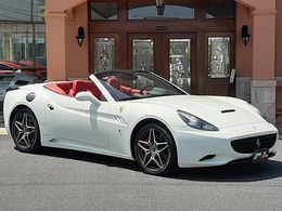 フェラーリ カリフォルニア30 F1 DCT D車　LEDカーボンステアリング