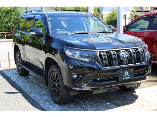 トヨタ　ランドクルーザープラド　マットブラックエディション　4WD　入荷いたしました！！