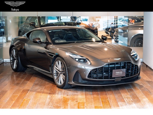 DB12 カンバーランドグレー （￥2,648,000）右ハンドルを入荷いたしました。本車両はプロテクションフィルム（PPF）を前面に施しております。