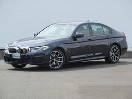 BMW 5シリーズ 523i Mスポーツ 元社有車・革シート・19インチAW・ACC