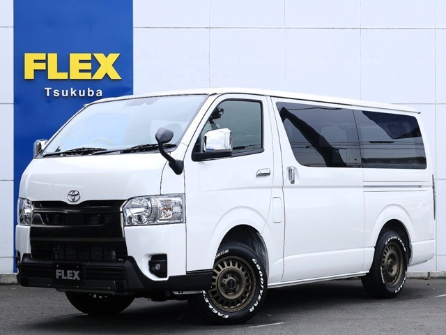 【厳選仕入れ未使用車】ハイエースバン　ディーゼル4WD　パールホワイト　ダークプライムS 登録済み超低走行・オリジナルカスタム済みのお車入庫いたしました☆☆