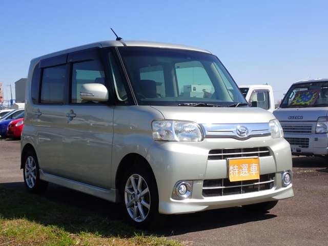 右斜め前の状態です。比較的キレイな状態です。