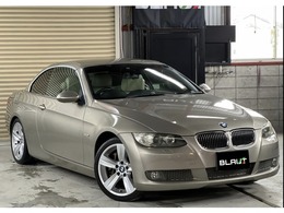 BMW 3シリーズカブリオレ 335i クルコン/革シート/HIDヘッドライト
