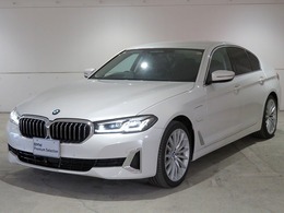 BMW 5シリーズ 530e ラグジュアリー 後期モデル　黒革ベンチレーション　OP19AW