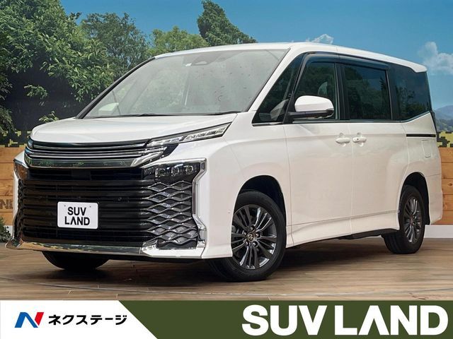 4WD　フリップダウン　ユニバーサルステップ　全周囲カメラ　DVD再生