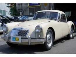 MG A 1600 赤レザーシート