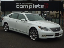 レクサス LSハイブリッド 600hL 4WD ロング　禁煙車