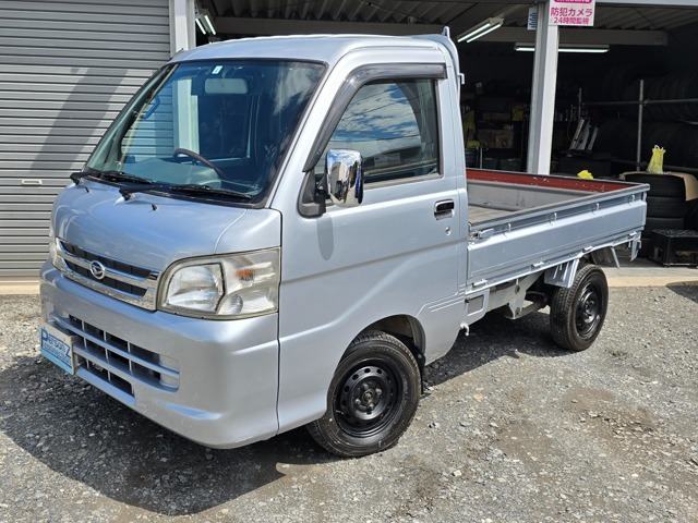 4WD　エアコン　パワステ　AT　社外ナビ　フルセグTV　ETC　シートカバー　モモステ　LEDヘッドライトバルブ　メッキドアミラーカバー　ドアノブ　社外ホーン　シフトノブ　フロアマット