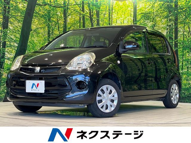 純正ナビ　プッシュスタート＆スマートキー　アイドリングストップ　禁煙車