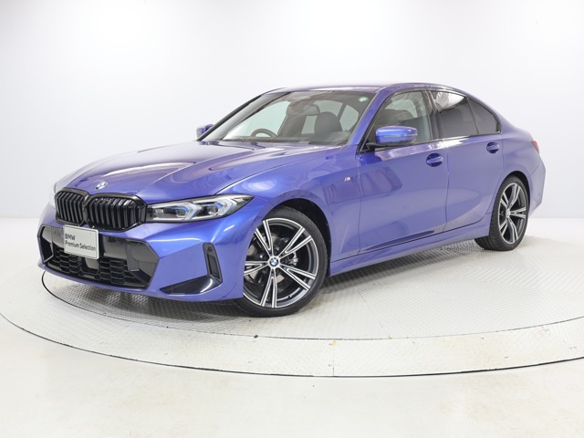 ♪自社下取車を中心に、安心かつ高品質なモデルを常時160～250台取り揃えています。BMW最新のCIに基づいた、天井が高く、広々としたショールームを備えていますので、ゆったりとお選びいただけます。