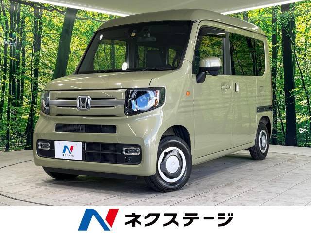 禁煙車　純正8型ナビ　衝突軽減装置　アダプティブクルーズ　バックカメラ