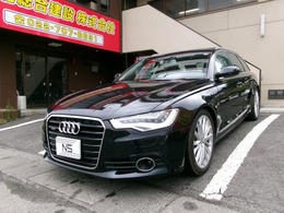 アウディ A6 3.0 TFSI クワトロ 4WD 4WD/黒本革シート/