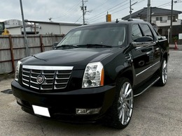 キャデラック エスカレードEXT 6.2 4WD ・サンルーフ・シートヒーター/エアコン