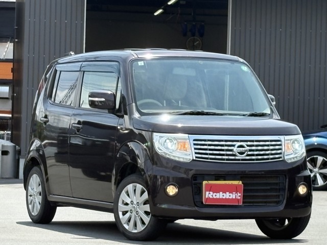 ご納車前の整備、ご納車後のメンテナンス、車検、修理等自社認証工場にて作業可能です。ご希望であればディーラー入庫も行わせて頂きます。またご納車後、一回目のオイル交換は無料で行わせて頂きます。