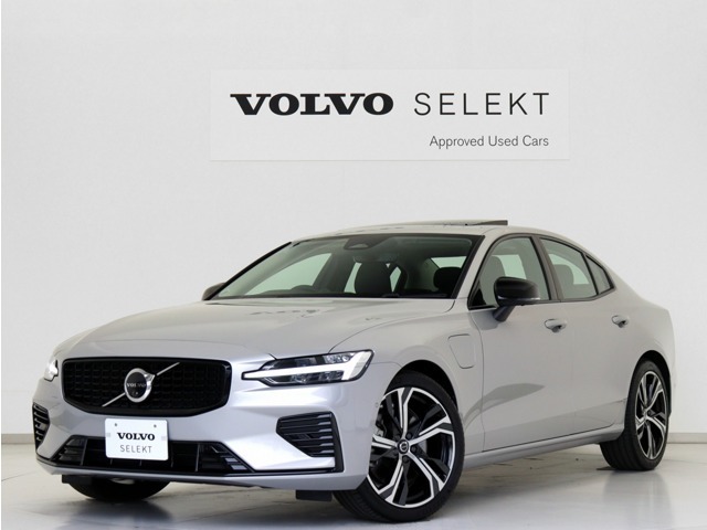 2023年モデル『S60 Recharge Ultimate T6 AWD plug-in hybrid』PHEV 電動パノラマサンルーフ B＆Wプレミアムサウンド Google シルバードーンM クリスタルシフトノブ 黒革 前後シートヒーター【グループ総在庫300台】