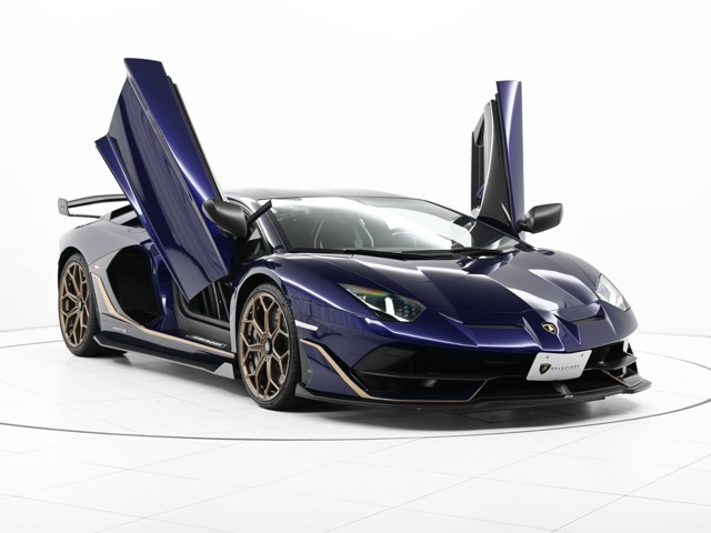 ランボルギーニ アヴェンタドール 黒の中古車 - carview!