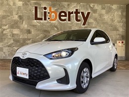 トヨタ ヤリス 1.0 X 登録済未使用車　8インチディスプレイ