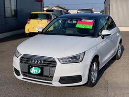 アウディ A1スポーツバック 1.0 TFSI オプション2トーンルーフ 