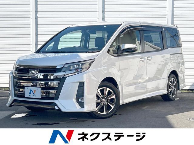 両側電動ドア　クルーズコントロール　リアオートエアコン　LEDライト