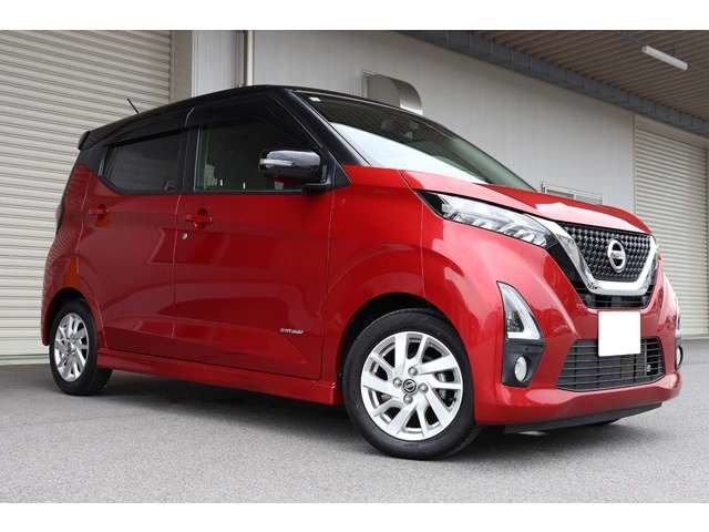 オシャレなツートンカラーの日産デイズが入庫致しました！高年式・低走行で目立つ傷も少ない個体です♪「技術の日産」のお車ですので、運転者を守る安全性能や運転支援機能が詰め込まれた1台でございます♪