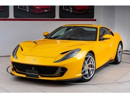 フェラーリ 812スーパーファスト F1 DCT Giallo Triplo Strato  /  Cuoio