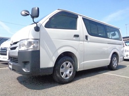 トヨタ ハイエースバン 3.0 DX ロング ディーゼルターボ 4WD Rヒーター　5速車