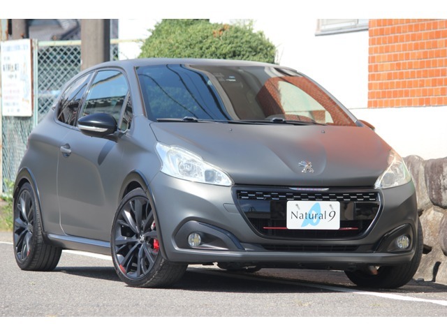 2016y　プジョー　208　GTi　byプジョースポーツ　入庫致しました！　正規ディーラー車　左ハンドル　6速ミッションになります！　弊社提携の指定整備工場にて点検整備後にご納車致します！