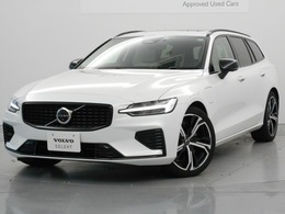 ボルボ V60 リチャージ アルティメット T6 AWD プラグイン ハイブリッド 4WD 電動ガラス・サンルーフ