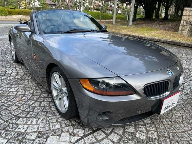 BMW　Z4ロードスター入荷しました。人気のガンメタカラーです。