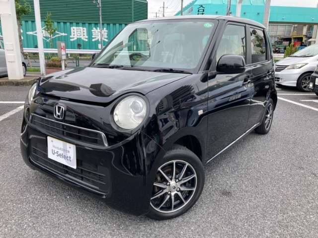 スタイリッシュなブラックのボディーカラー