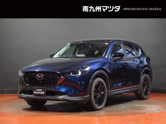 中古車専門再生工場にて熟練専任スタッフが丁寧に清掃、仕上げを実施しております。また、お客様に安心してご検討いただける様、公取協が定める基準に基づき車両検査を実施し、車両状態評価証を発行しております。