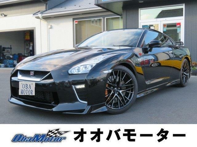 令和2年式の日産GT-Rブラックエディション4WDのブラック色が入庫しました♪走行4千キロ台でニスモスポーツリセッティング済車です。※こちらのお車を御覧頂く際は車庫保管車の為、事前来店予約が必要です。