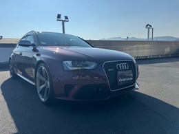 アウディ RS4アバント 4.2 4WD 禁煙車　茶ハーフレザー　純正ナビ