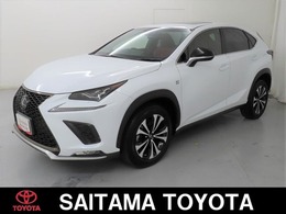 レクサス NX 300 Fスポーツ 4WD サンルーフ　本革シート　メモリーナビ
