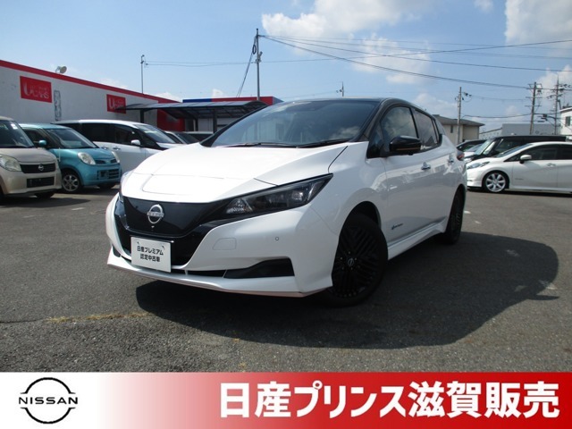 日産の電気自動車、リーフが入荷いたしました！90周年記念車です。