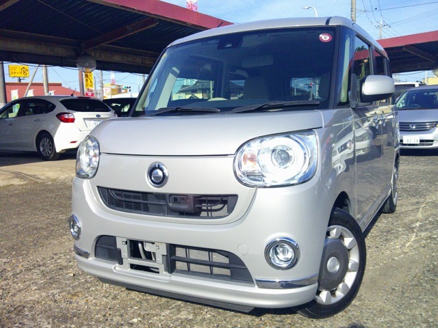 人気カラーのモノトーン色の灰色入荷です。しかも上級グレードのGメイクアップSAIIです。メッキ装飾多数や専用テールランプなど専用オプション多数です