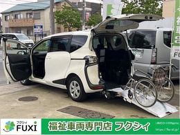 トヨタ シエンタ 1.5 G ウェルキャブ 車いす仕様車 タイプI 助手席側セカンドシート付 福祉車両　車いす仕様　2列目シート付　車