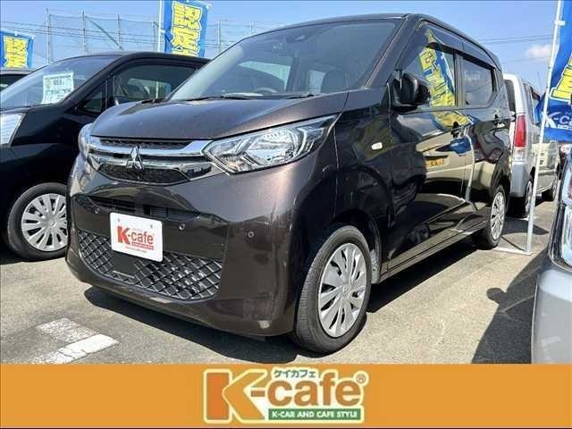 当社の届出済未使用車は、新車登録時から「5年間、もしくは走行10万km」まで保証致します。保証内容はメーカー保証書（メンテナンスノート）に準じます。※詳細はスタッフにお尋ねください。