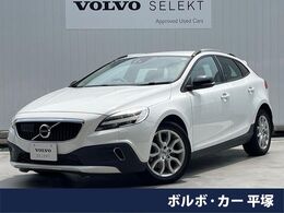 ボルボ V40クロスカントリー D4 ダイナミック エディション ディーゼルターボ 純正ナビ　バックカメラ　禁煙車