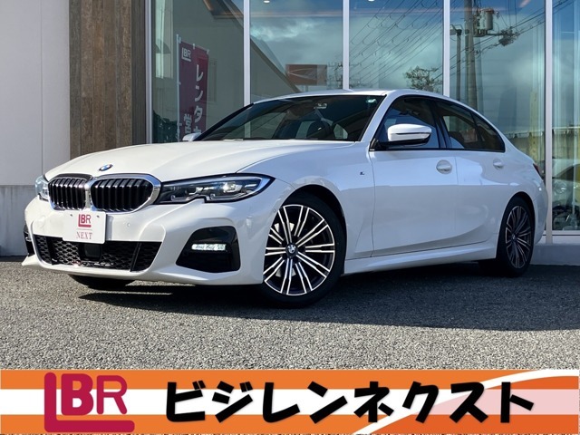 BMWの代名詞といえるキドニー・グリル。一目でそれと分かる精悍な顔立ち。ホフマイスターキンクやキャラクターラインと呼ばれる側面デザインにより前傾姿勢を強調したスタイル。