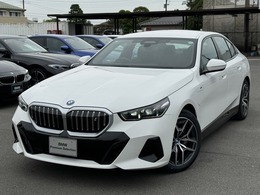 BMW i5 eドライブ40 Mスポーツ 新車保証継承 黒革 コンフォートシート