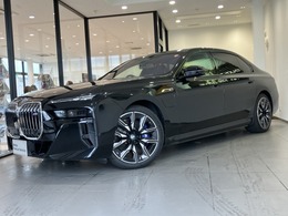 BMW i7 M70 xドライブ 4WD 弊社デモカー　ドライビングアシストプロフ