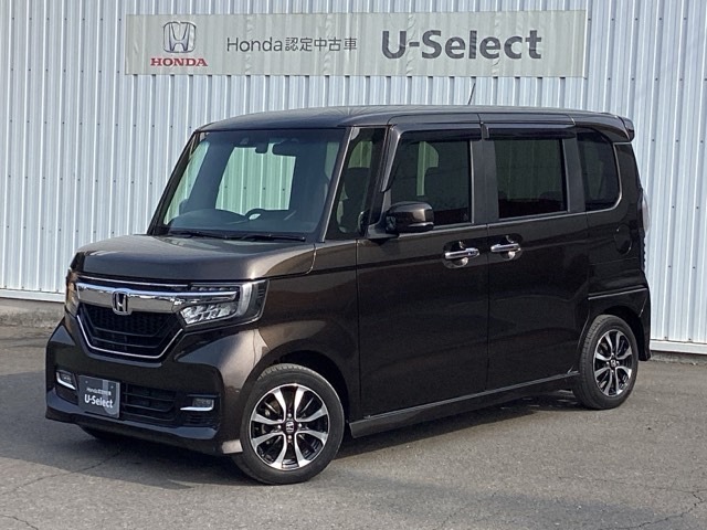 N-BOX カスタムG・Lホンダセンシングです。ホンダセンシングを標準装備したこの車両は、パワースライドドアや、フォグライト、LEDヘッドライト等、充実装備です。