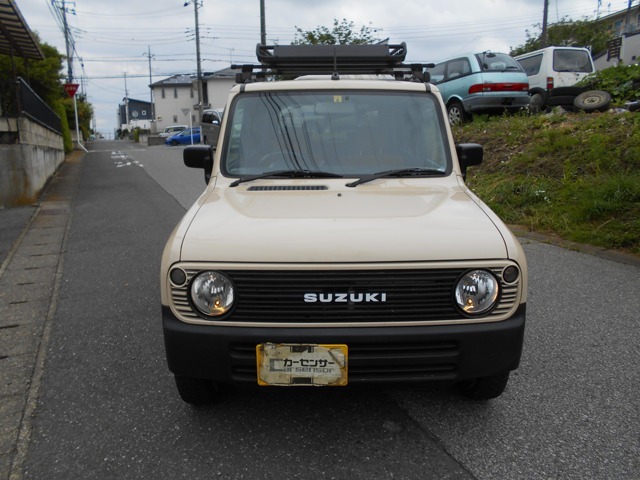 HE21Sアルトラパンの入庫車です。4WDで4速オートマ車になります。リフトアップ済みです。タイヤはヨコハマジオランダー付きです。お問い合わせお待ちしております。よろしくお願いします。