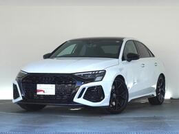 アウディ RS3セダン 2.5 4WD 認定中古車　ファインナッパレザーハニカム