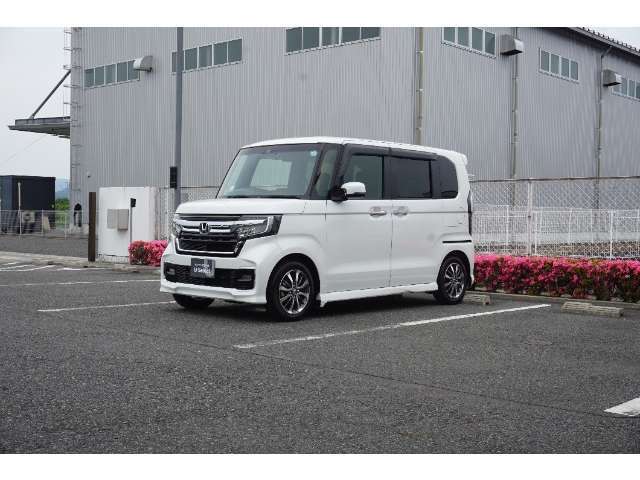 総額表示の諸費用は、岡山県内での登録費用で計算しております。県外のお客様においては別途、登録費用、陸送費用が必要になります。