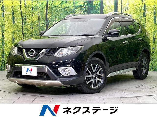 4WD　禁煙車　純正SDナビ　Bluetooth接続　全周囲カメラ　衝突