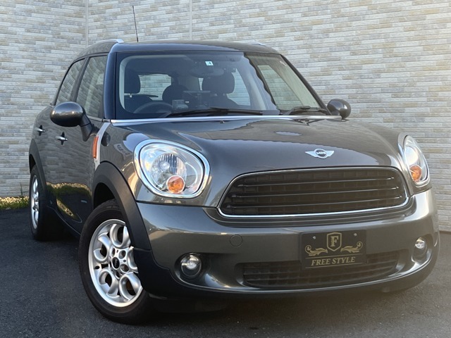 この度は【フリースタイル】の展示車両をご覧いただきまして誠にありがとうございます♪当店では無駄なコストを徹底的に削減し、お客様によりお求めやすい価格設定を心がけております！