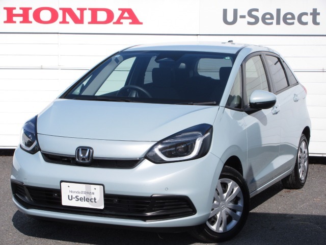 当社試乗車、業務車のフィット（ホーム）が入庫です。内外装ともにきれいなお車で、ギャザズ9インチメモリーナビ　Bluetooth　ETC　Rカメラ　等装着しております！